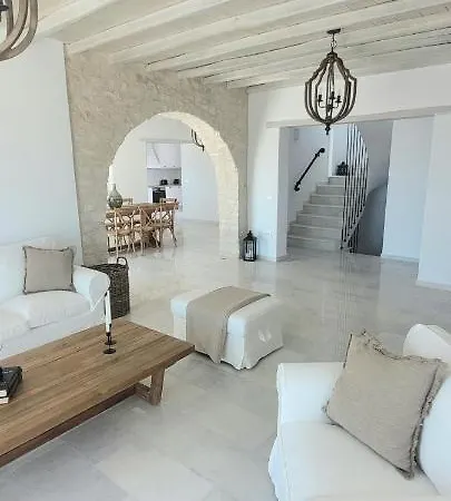 Villa Celine Aliki (Paros)