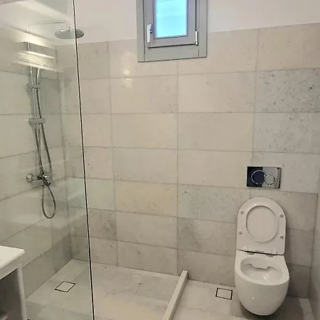 Celine * Aliki (Paros)