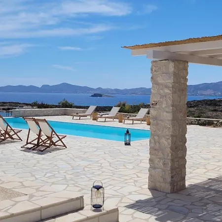 Celine Aliki (Paros)