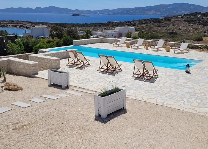 Celine Aliki (Paros)